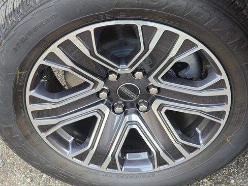 New 2025 Jeep Wagoneer 4WD w/ Convenience Group I image 18