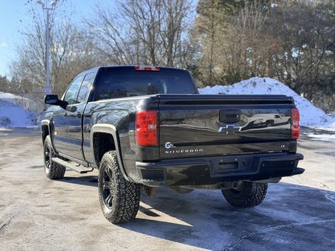 Used 2017 Chevrolet Silverado 1500 LT w/ Midnight Edition image 5