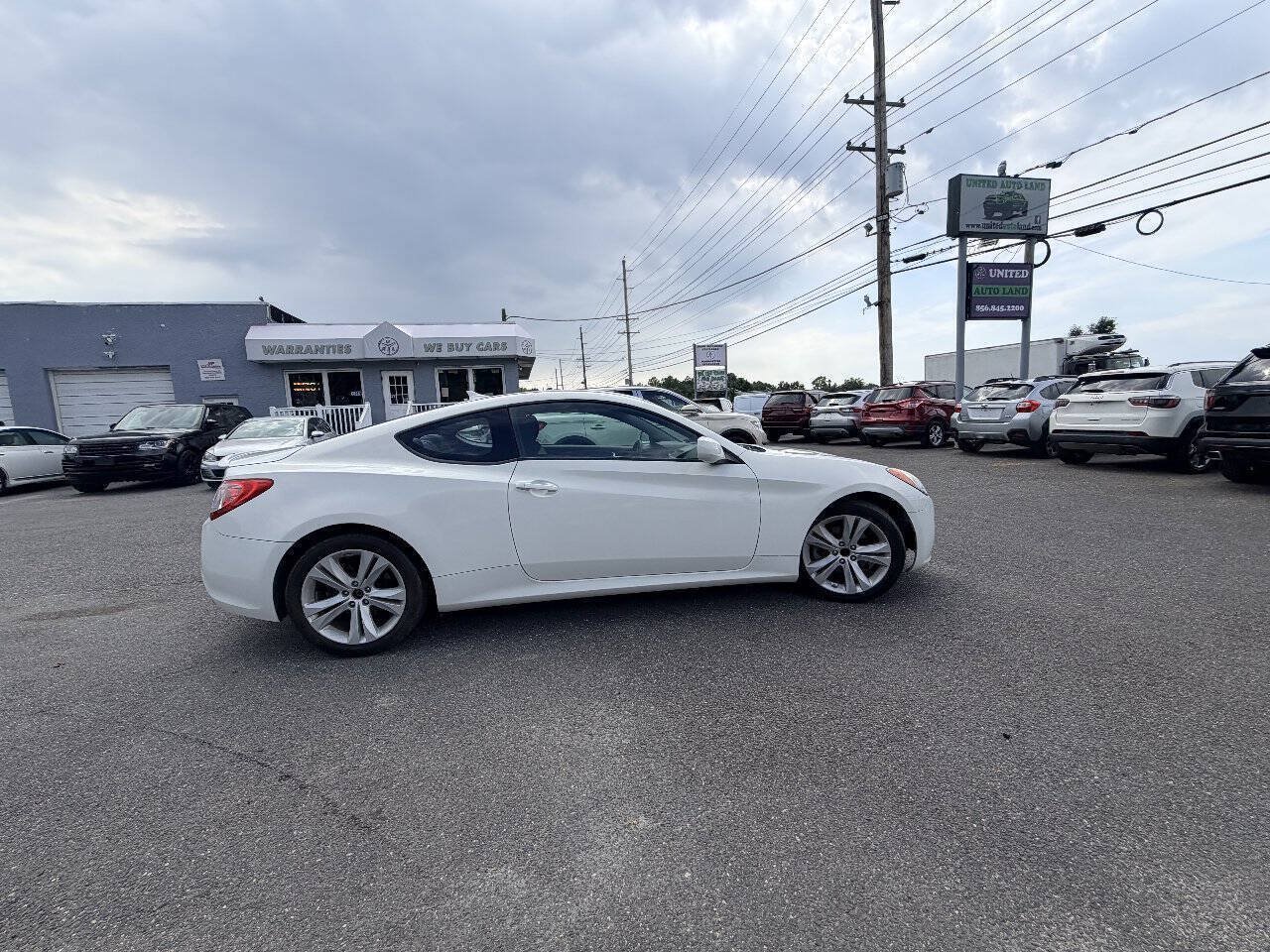 Used 2010 Hyundai Genesis 2.0T RWD image 9