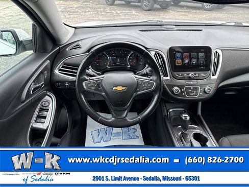 Used 2018 Chevrolet Malibu LT FWD image 38