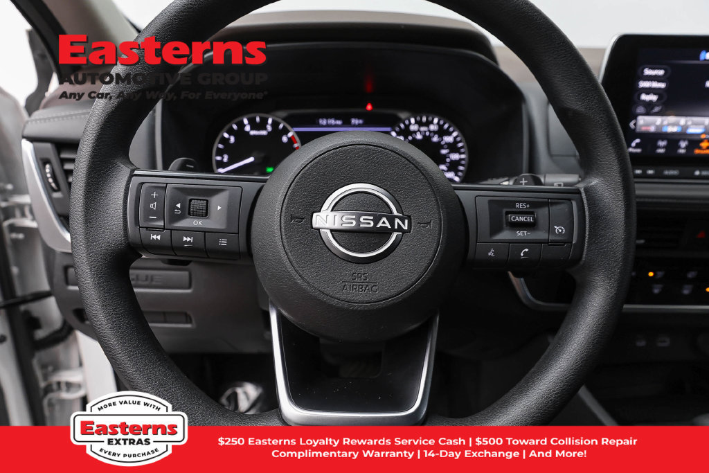 Used 2023 Nissan Rogue S AWD/4WD image 11