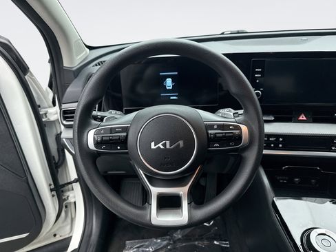 Used 2023 Kia Sportage LX image 12