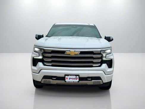 Used 2023 Chevrolet Silverado 1500 High Country w/ High Country Premium Package AWD/4WD image 2