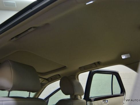 Used 2011 Cadillac DTS Luxury image 22