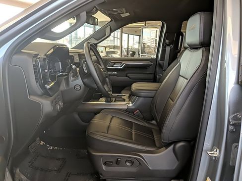 Used 2024 Chevrolet Silverado 1500 High Country image 12