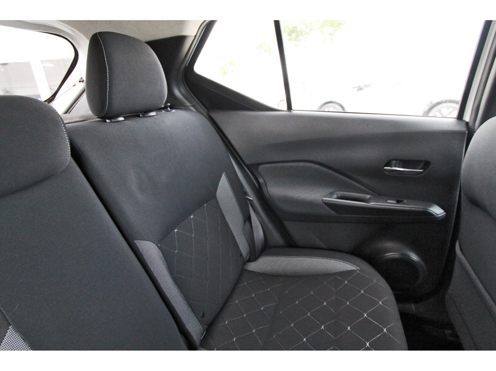 Used 2019 Nissan Kicks SV FWD image 16