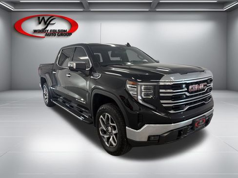 Used 2023 GMC Sierra 1500 SLT AWD/4WD image 3