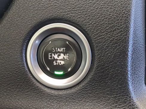 Used 2019 Cadillac XT4 Luxury w/ Cold Weather Package FWD image 23
