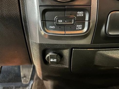 Used 2022 RAM 1500 Classic SLT AWD/4WD image 35