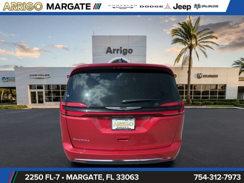 New 2026 Chrysler Pacifica Select FWD image 6