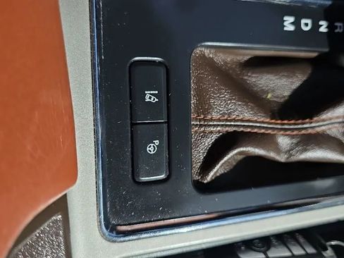 Used 2018 Ford F150 King Ranch w/ Equipment Group 601A Luxury AWD/4WD image 33