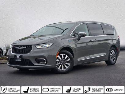 Used 2022 Chrysler Pacifica Limited