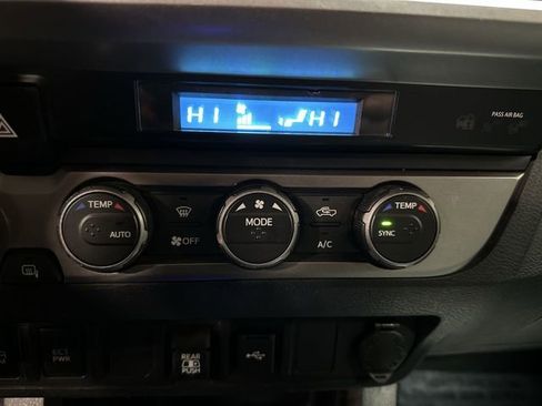 Used 2021 Toyota Tacoma 4x4 Double Cab image 19