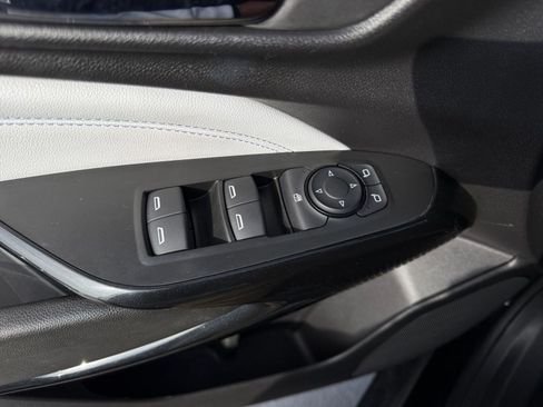 Used 2025 Chevrolet Trax LT image 18