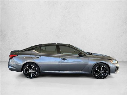 Used 2024 Nissan Altima 2.5 SR image 4