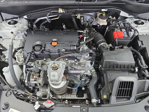 Certified 2025 Honda HR-V Sport image 29