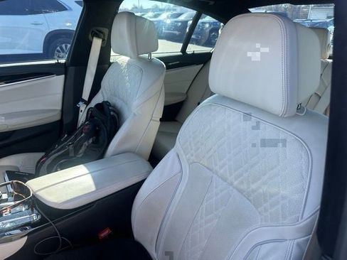 Used 2021 BMW M550i xDrive w/ Premium Package image 42