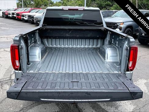 Used 2023 GMC Sierra 1500 SLT AWD/4WD image 16