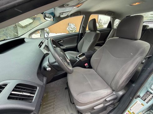 Used 2013 Toyota Prius Plug-In Hybrid image 19