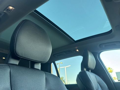 Used 2021 Volvo XC90 T8 Inscription Expression w/ Climate Package image 19