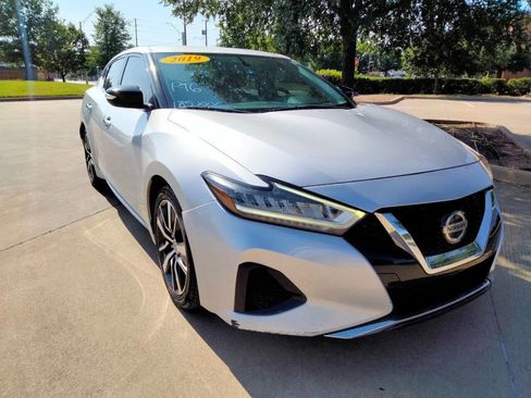 Used 2019 Nissan Maxima 3.5 SV w/ Floor Mat Group FWD image 3