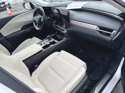 Used 2024 Lexus RX 450h AWD w/ Convenience Package image 33