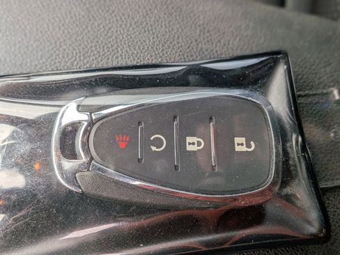 Certified 2025 Chevrolet Trax LT w/ LT Convenience Package image 36