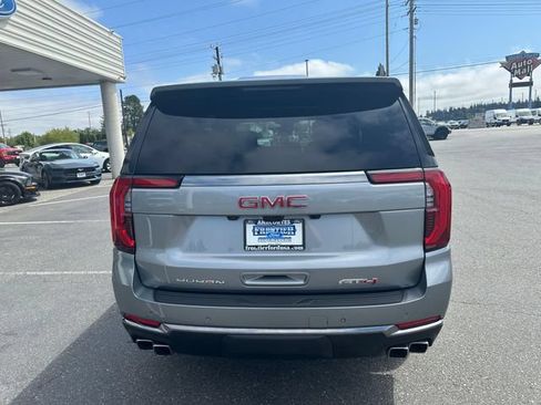 Used 2025 GMC Yukon AT4 w/ AT4 Premium Plus Package AWD/4WD image 3