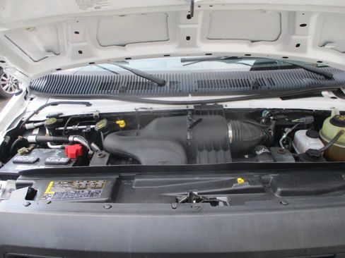 Used 2016 Ford E-350 and Econoline 350 Super Duty w/ Power Windows & Locks Group image 11