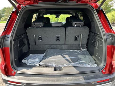 New 2027 Chevrolet Traverse LT w/ Driver Confidence Package AWD/4WD image 5