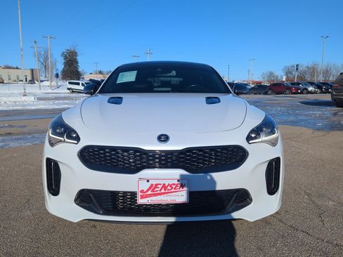 Used 2018 Kia Stinger GT2 image 3