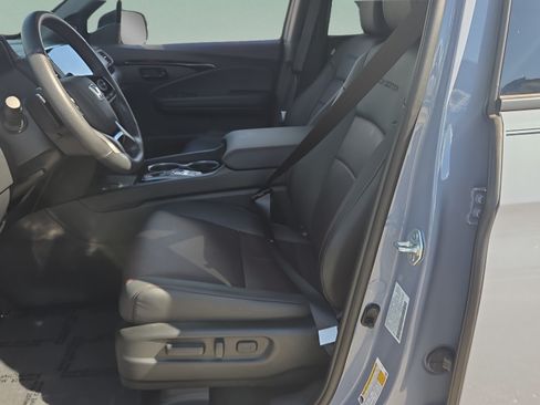 Used 2025 Honda Passport Black Edition image 9