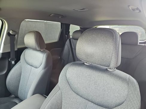 Used 2019 Hyundai Santa Fe SEL FWD image 12