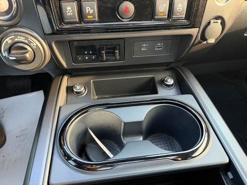 Used 2021 Nissan Titan PRO-4X w/ Pro-4x Convenience Package image 13