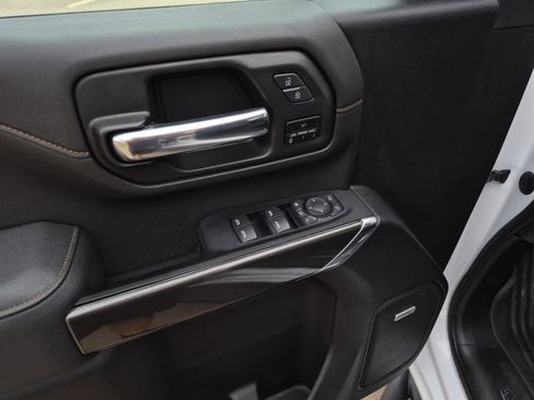 Used 2022 GMC Sierra 2500 AT4 w/ AT4 Preferred Package image 13