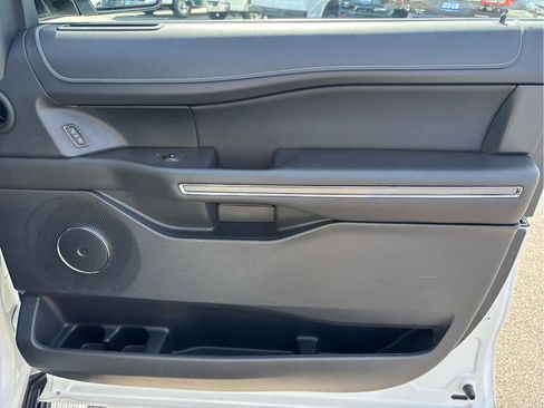 Used 2023 Ford Expedition XLT image 31