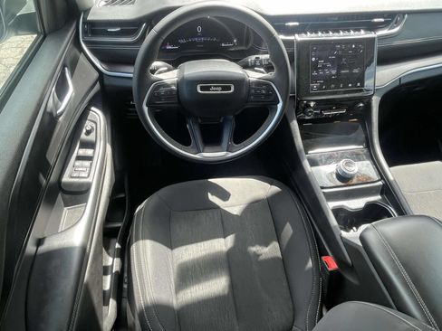 Used 2023 Jeep Grand Cherokee L Laredo AWD/4WD image 16