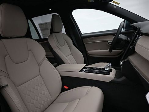 New 2026 Volvo XC90 B6 Plus w/ Protection Package Premier image 35