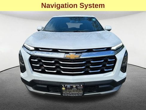 Used 2025 Chevrolet Equinox LT AWD/4WD image 4