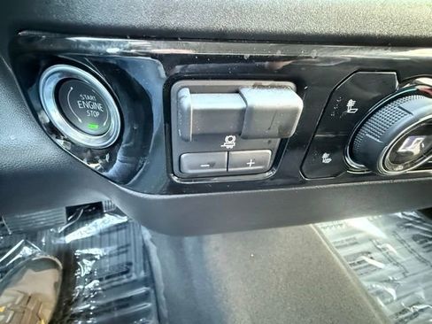 Certified 2026 Chevrolet Silverado 1500 LT AWD/4WD image 42