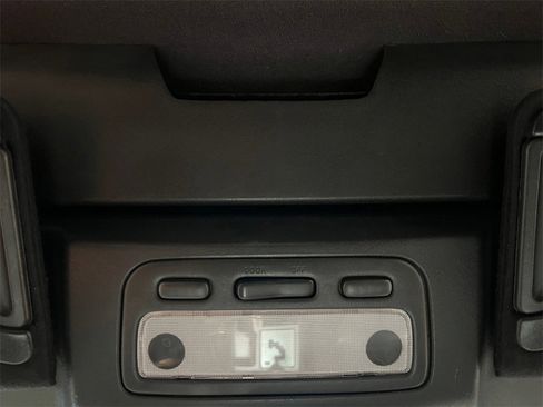 Used 2004 Toyota Solara SLE image 31