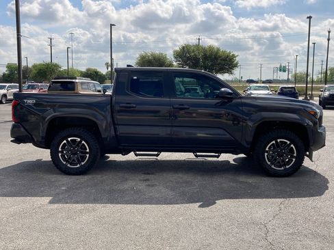 Certified 2025 Toyota Tacoma TRD Sport image 4