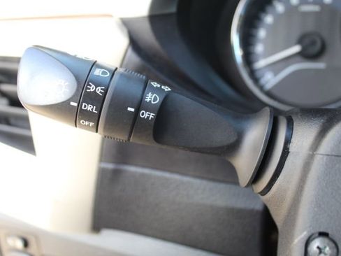 Used 2014 Toyota Corolla LE image 18