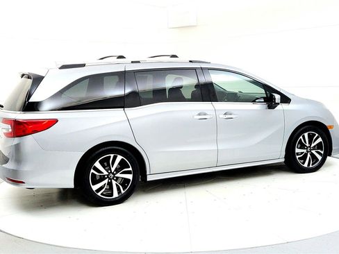 Used 2018 Honda Odyssey Elite image 6