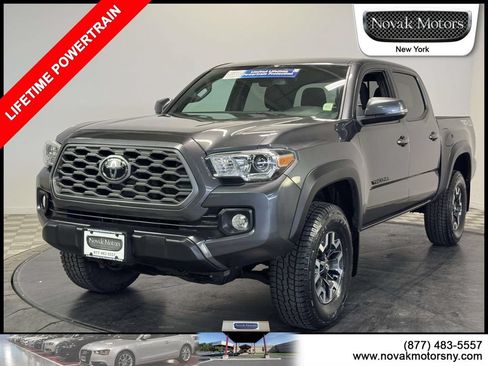 Used 2022 Toyota Tacoma TRD Off-Road AWD/4WD image 4