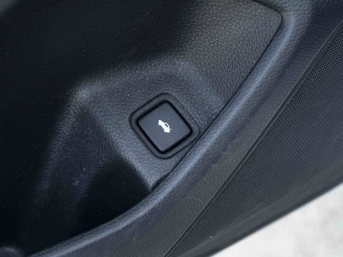 Used 2018 Honda Accord LX image 34