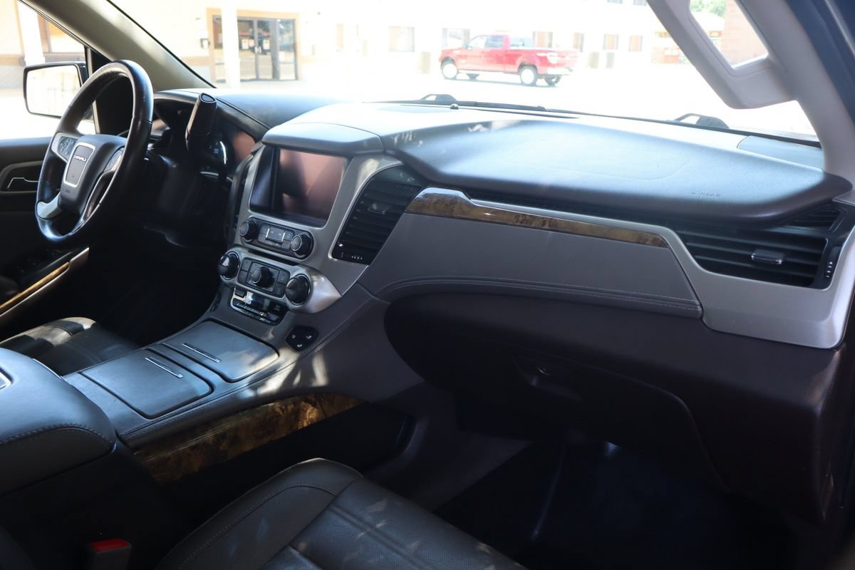 Used 2016 GMC Yukon XL Denali w/ Open Road Package AWD/4WD image 17