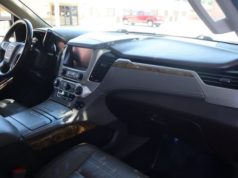 Used 2016 GMC Yukon XL Denali w/ Open Road Package AWD/4WD image 17