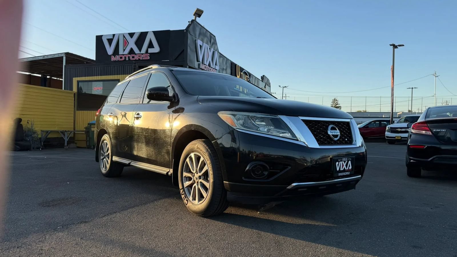 Used 2014 Nissan Pathfinder SV w/ Trailer Tow Package AWD/4WD image 3