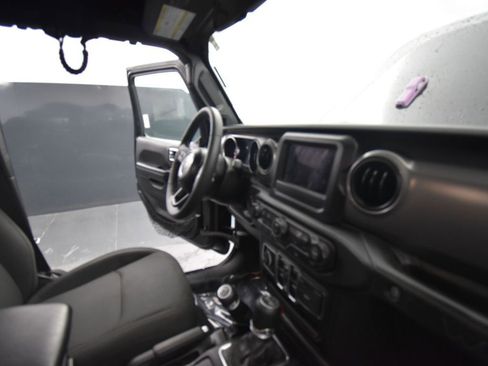 Used 2022 Jeep Wrangler Unlimited Sport image 16